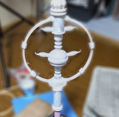 塗装下地のジェッソを塗った状態の錫杖