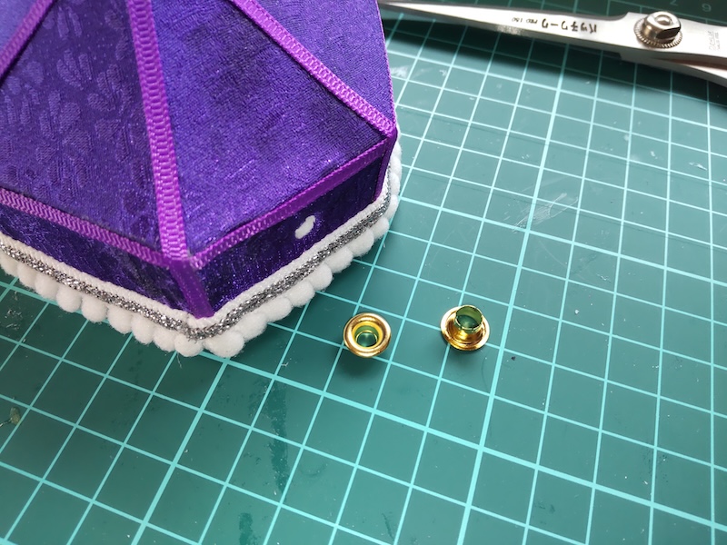 『片面ハトメ #20』と頭襟