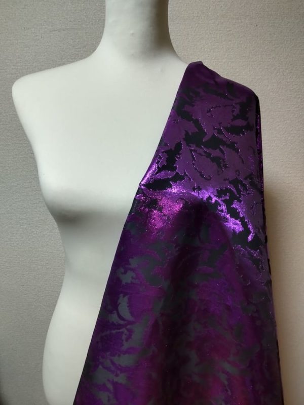 パープル色のプラントジャガード生地