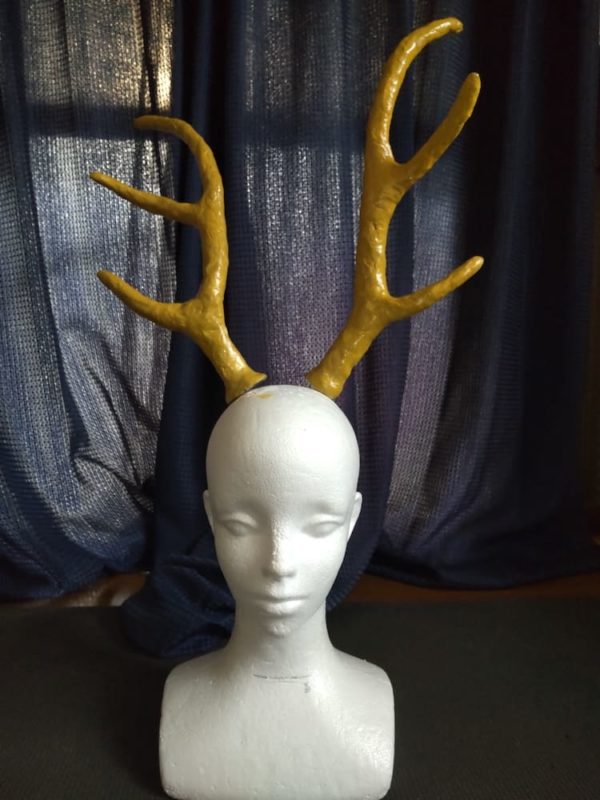 黄色に塗装した吉弔 八千慧の角