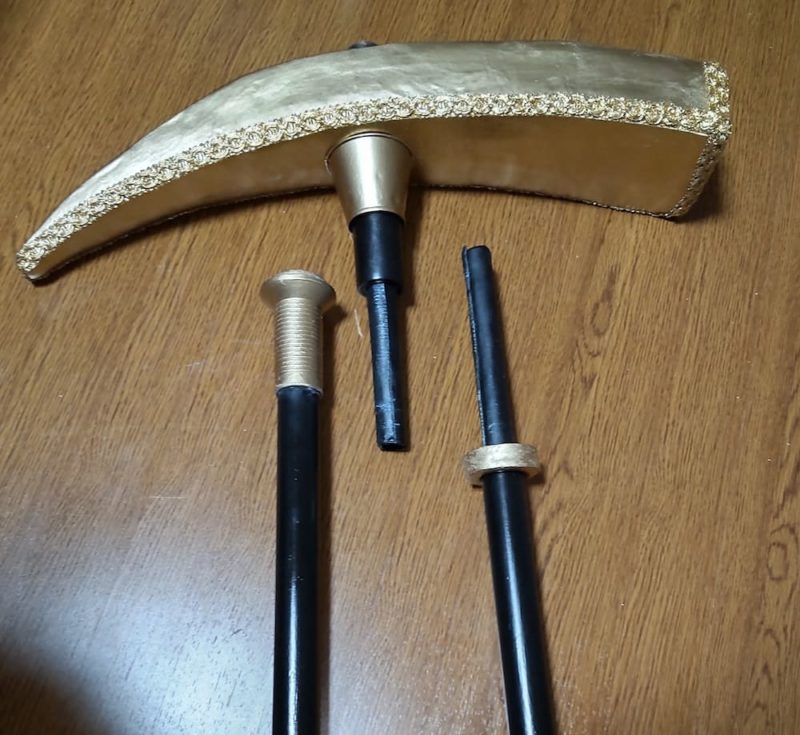 分解した状態のツルハシ